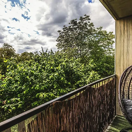 Apartment Parking & Balkon
