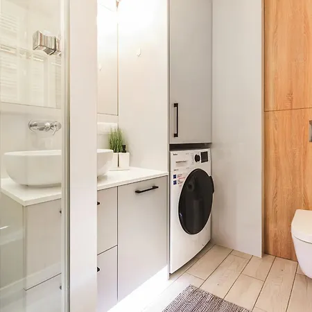 Parking & Balkon Apartment *